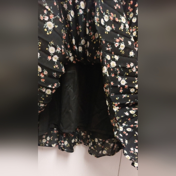 Metropolitan New York Vintage Black Pleated Floral Full Skirt Size Large Boho - Picture 3 of 5